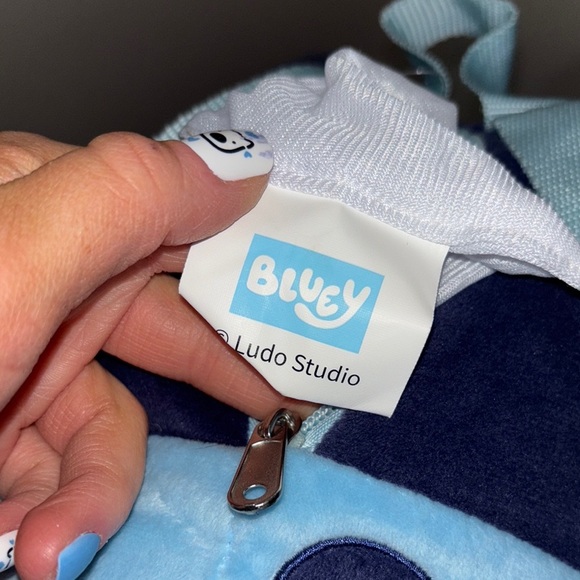 Bluey plush book bag - Picture 6 of 9